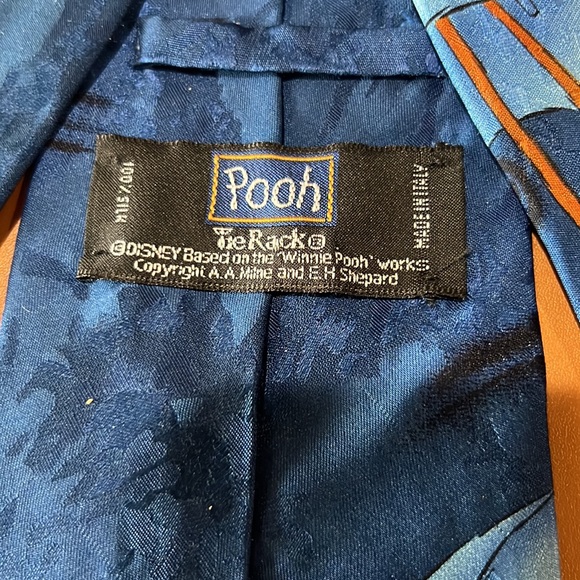 SET OF 3 DISNEY 100% SILK TIES- TIGGER AND POOH-TIE RACK QND EXQUISITE APPAREL - Picture 5 of 12